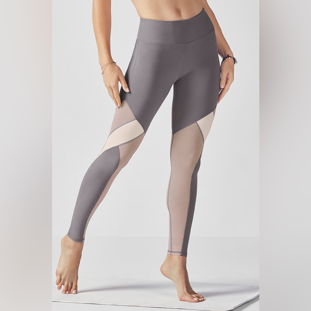 NWOT Fabletics Mid-Rise Mesh Powerhold Legging - Picture 1 of 9
